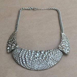 alligator patterned necklace